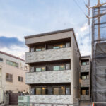 ひらかれた道路に応答する共同住宅