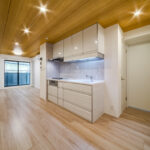 店舗、オーナールーム、賃貸が共存する三層の暮らし